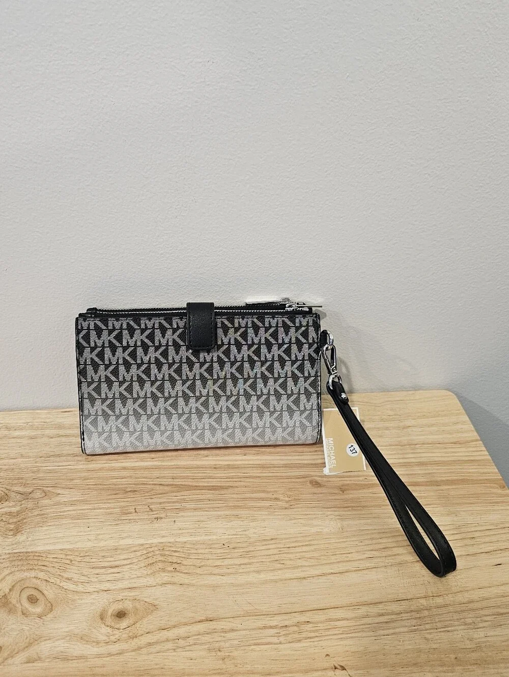 NWT Michael Kors Black and White Signature MK Wristlet Wallet